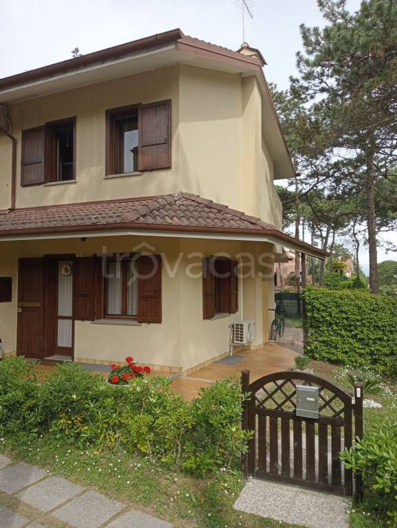 Villa a Schiera in in vendita da privato a Lignano Sabbiadoro via Giuseppe Garibaldi, 2