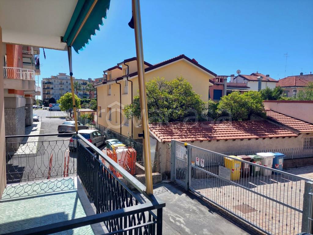 Appartamento in vendita a Borghetto Santo Spirito via Giardini, 2