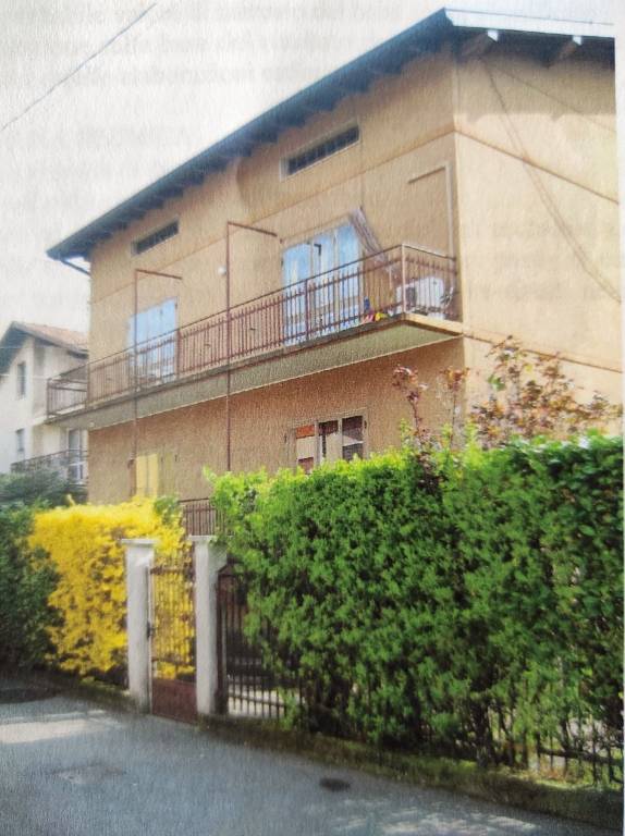 Villa in vendita a Pisogne via Dante Alighieri, 8