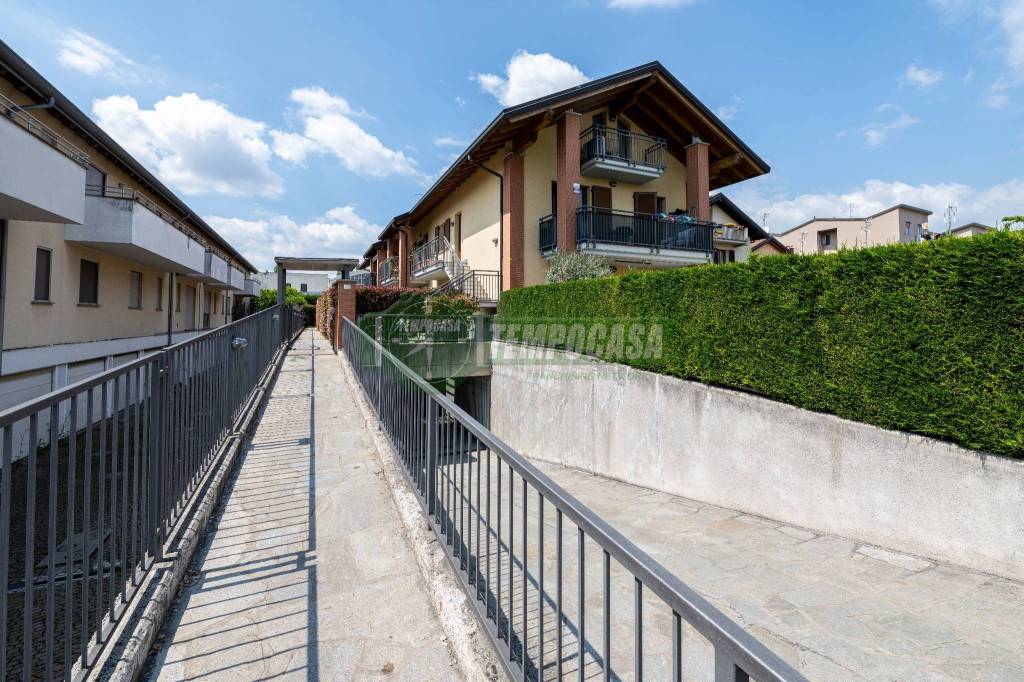 Appartamento in vendita a Bernareggio via Dante Alighieri
