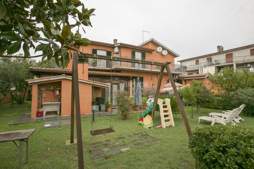 Villa in vendita a Roma viale di Pescina Gagliarda