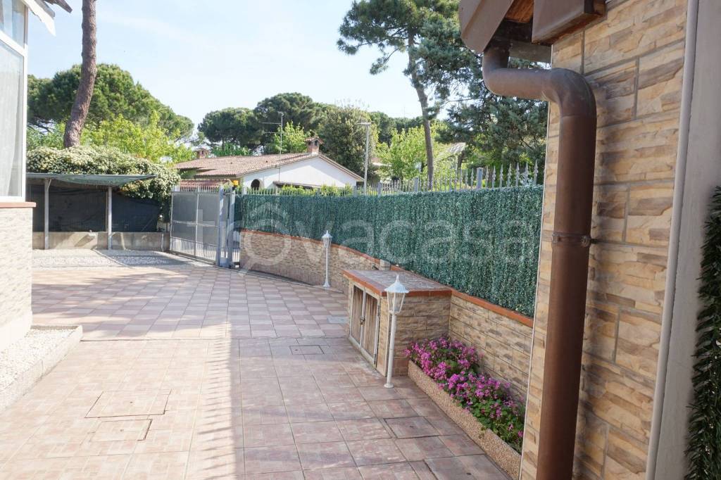 Villa Bifamiliare in vendita a Comacchio viale San Salvador, 3