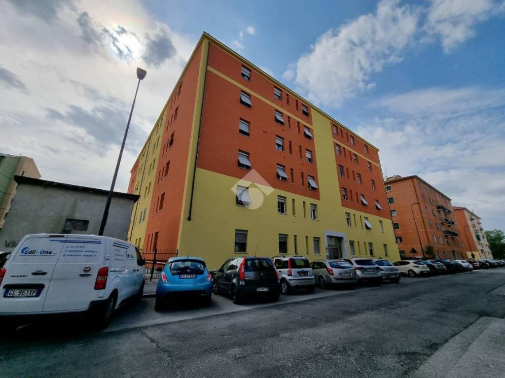 Appartamento in vendita a Milano via Cascina Barocco, 13