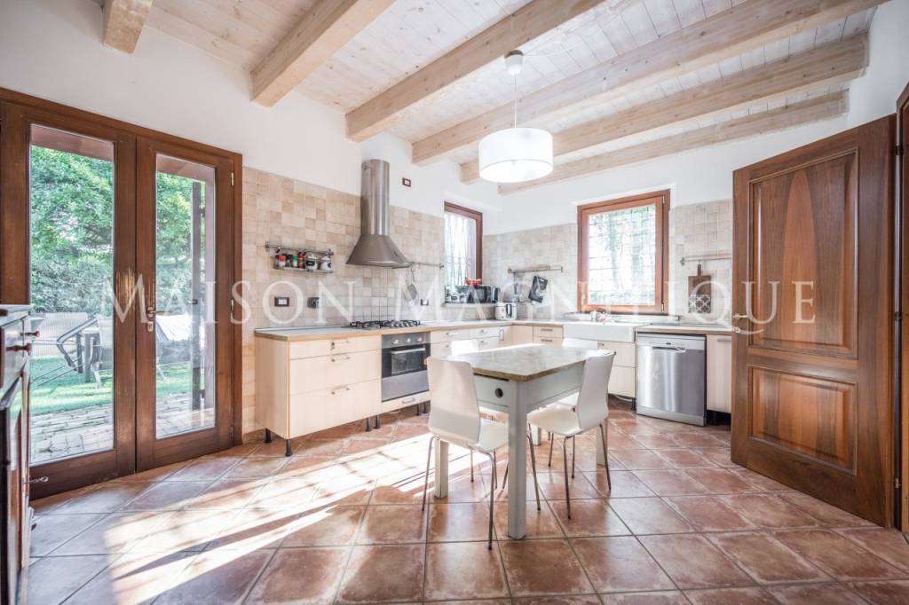 Villa in vendita a Riva del Po via provinciale 4