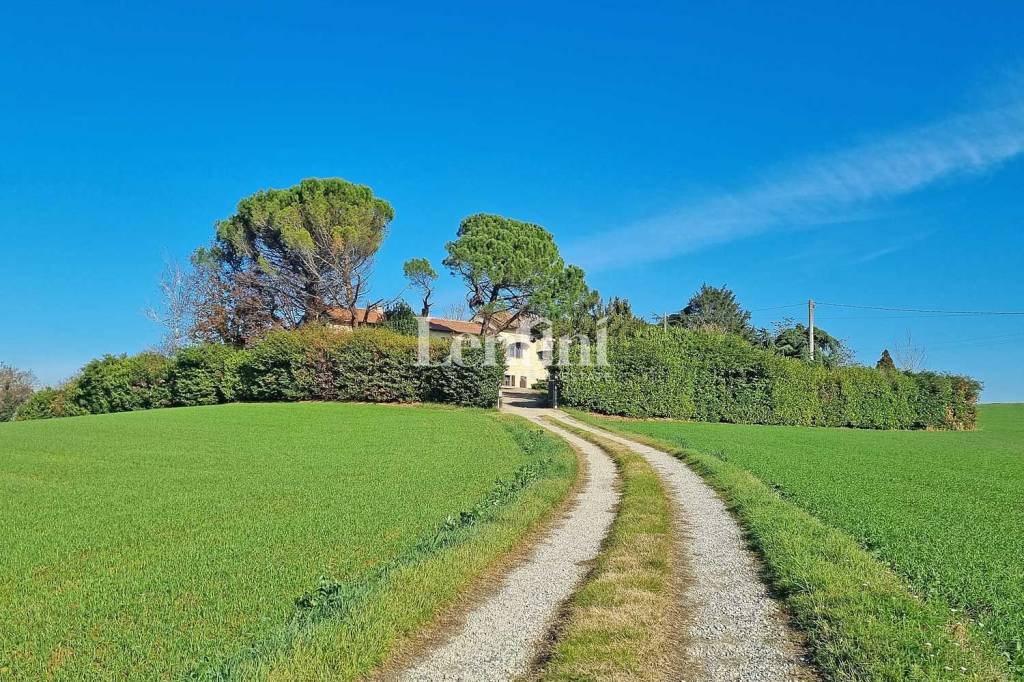 Villa in vendita a Casale Monferrato frazione Roncaglia r. Bettola