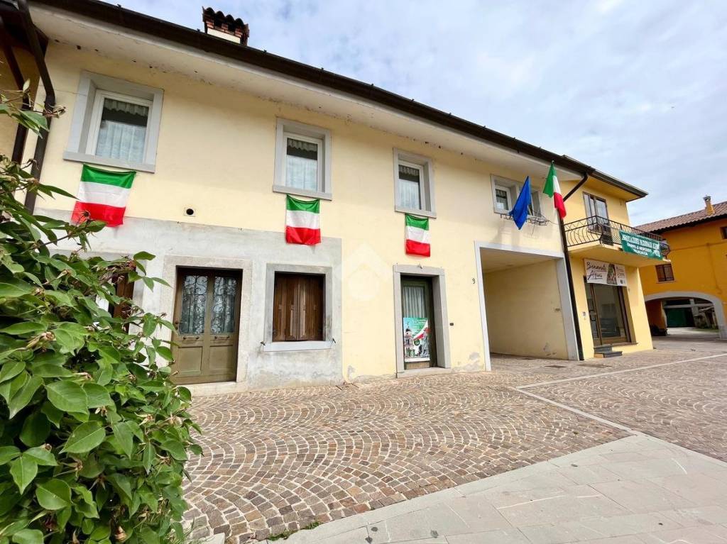 Casa Indipendente in vendita a Lestizza piazza Verdi, 9