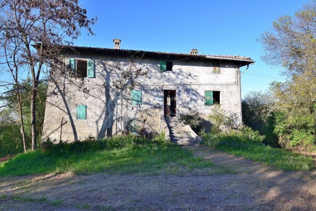 Casale in vendita a Valsamoggia via Castello