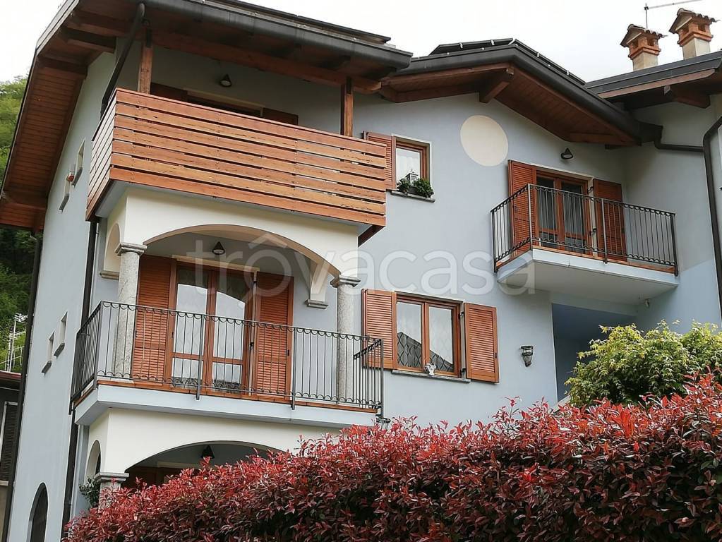Villa Bifamiliare in vendita a Ballabio via Ambrogio Confalonieri