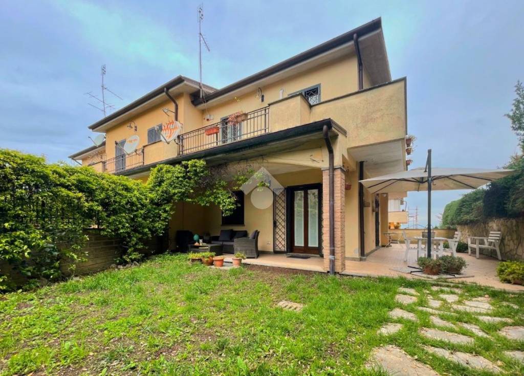 Villa a Schiera in vendita a Campagnano di Roma via Trentino, 8