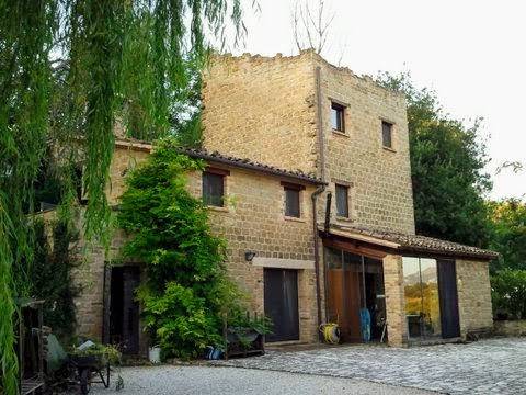 Villa in vendita a Gualdo c.Da Morrone snc