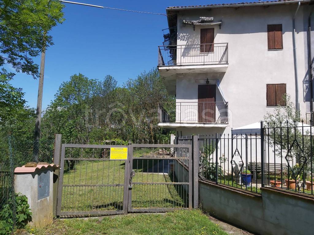 Casa Indipendente in vendita a Montiglio Monferrato regione Trabucco