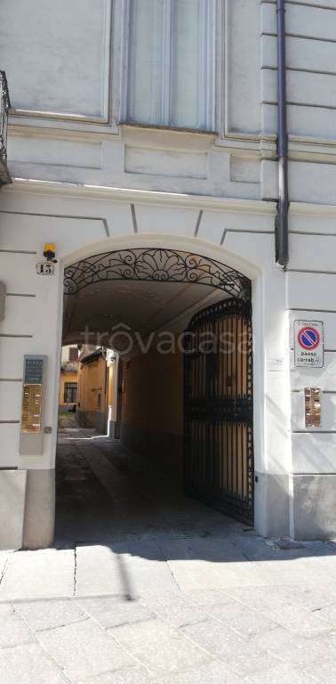 Magazzino in affitto a Torino via Giuseppe Garibaldi, 13