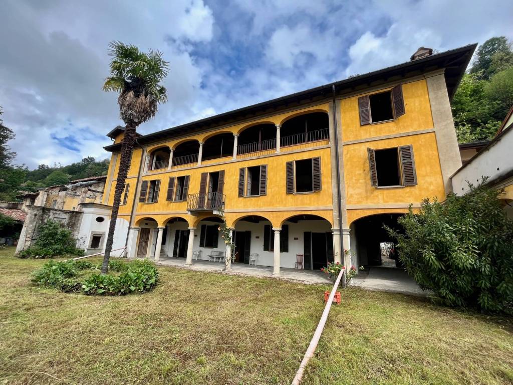 Villa in vendita a Induno Olona via g. Capolago