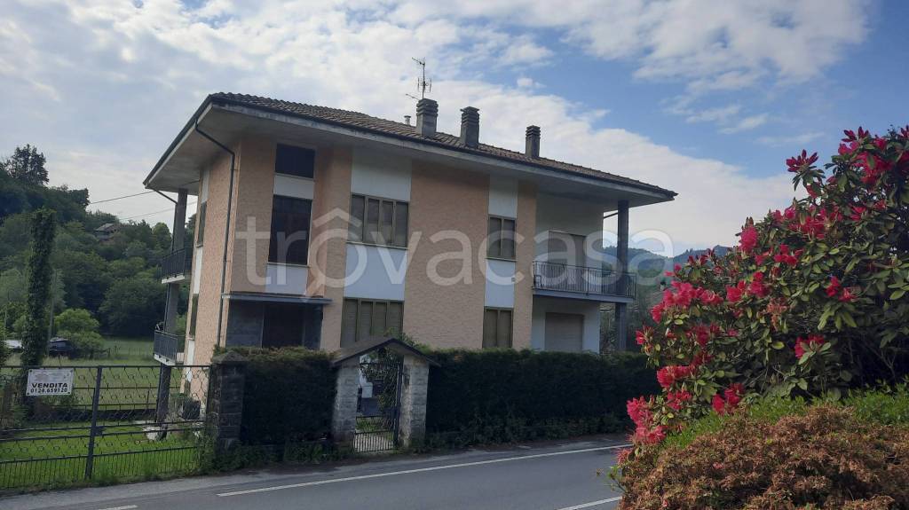 Villa Bifamiliare in vendita a Cuorgnè via Duccio Galimberti, 27