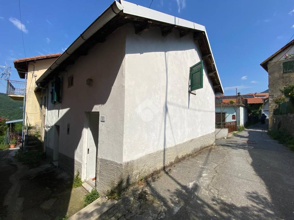 Casa Indipendente in vendita a Valbrevenna località Ternano, 1
