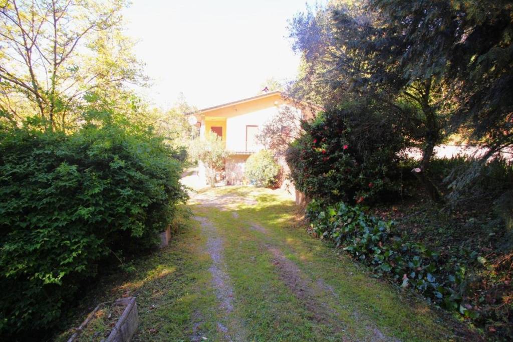 Villa in vendita a Missaglia via Alle Valli, 38