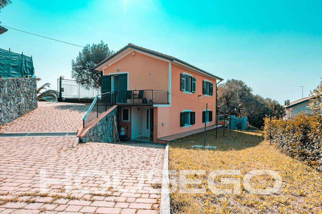 Villa in vendita a Celle Ligure via Fighetto, 23