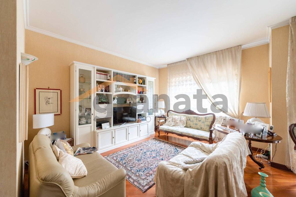 Appartamento in vendita a Roma via Claudio Achillini