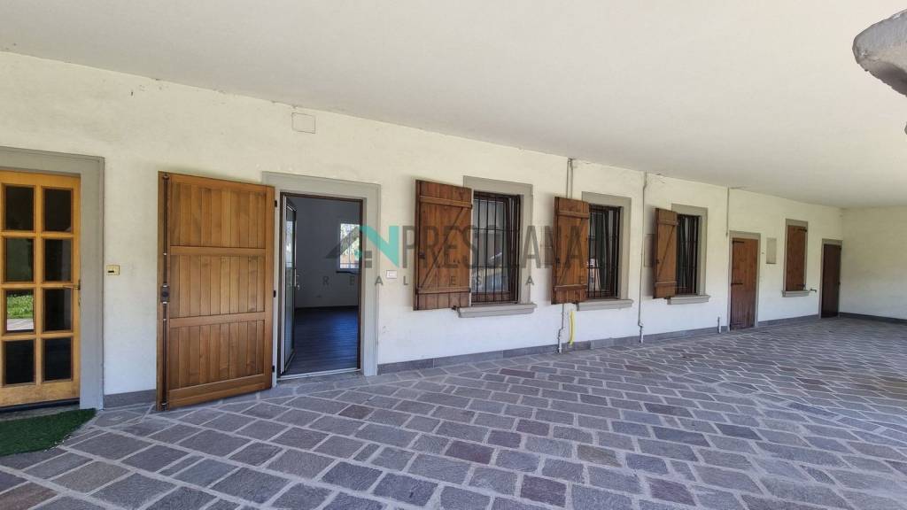 Appartamento in vendita a Rovetta via Don Francesco Tomasoni, 12