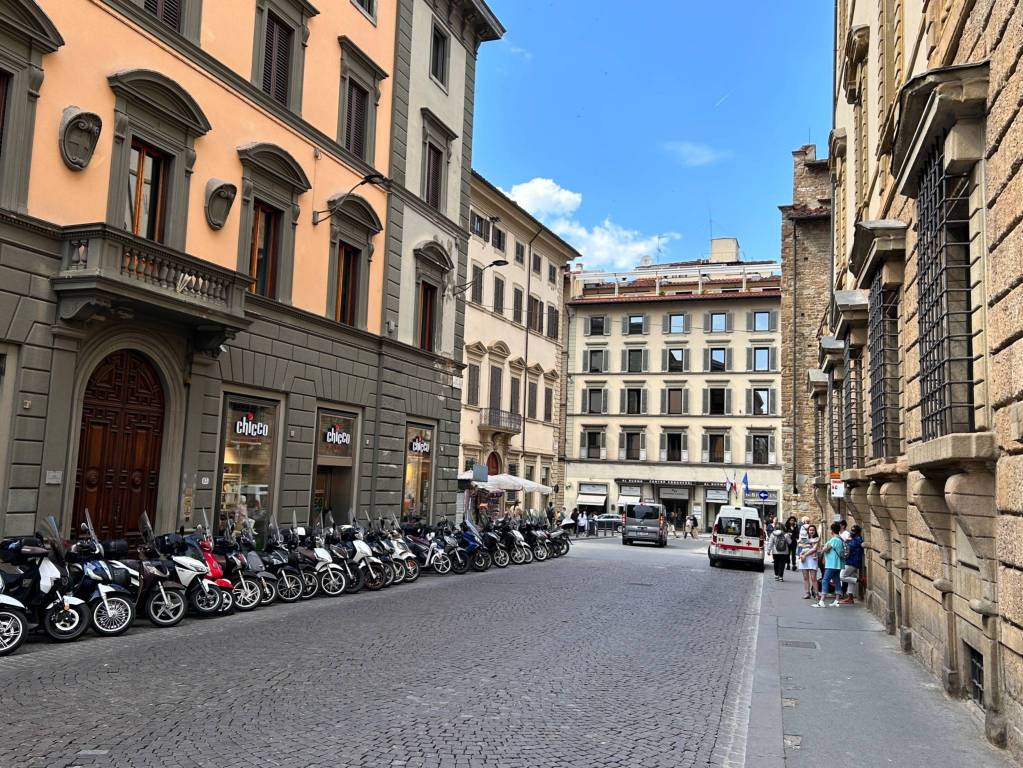 Negozio in affitto a Firenze via dei Pecori
