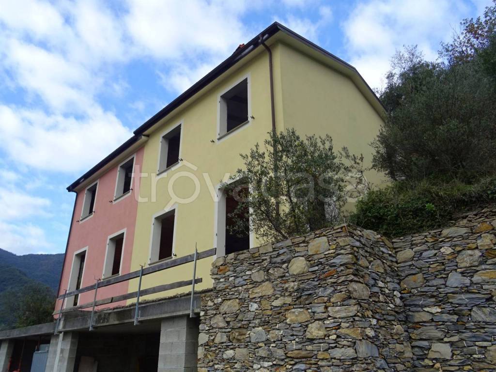Villa Bifamiliare in vendita ad Avegno via Belvedere