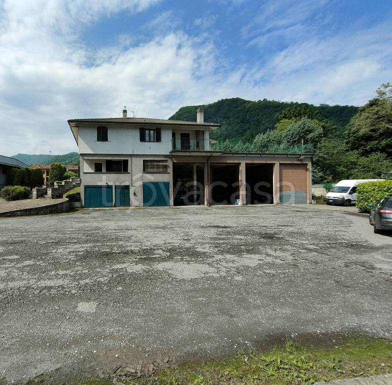 Villa in vendita a Olginate via Cesare Cantù