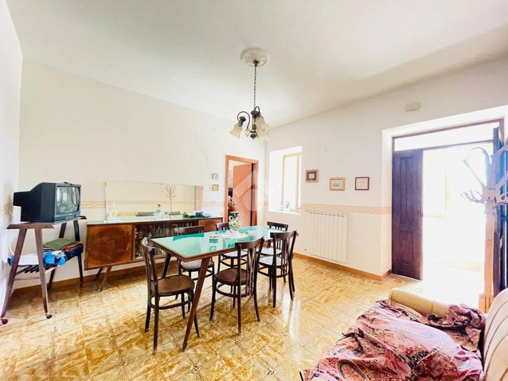 Casa Indipendente in vendita a San Martino Valle Caudina località masseria formato, 53