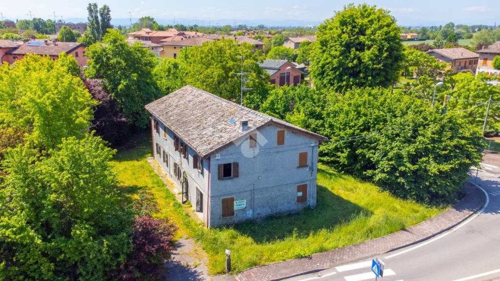 Casa Indipendente in vendita a Bagnolo in Piano via della Repubblica