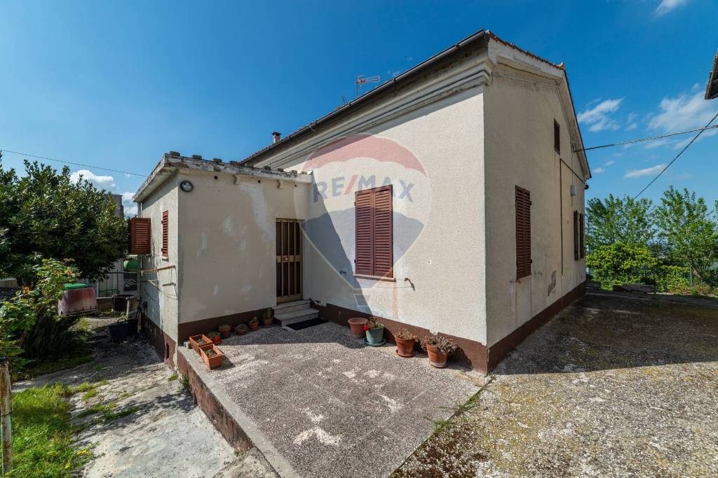 Casa Indipendente in vendita a Montecarotto via San Pietro, 12
