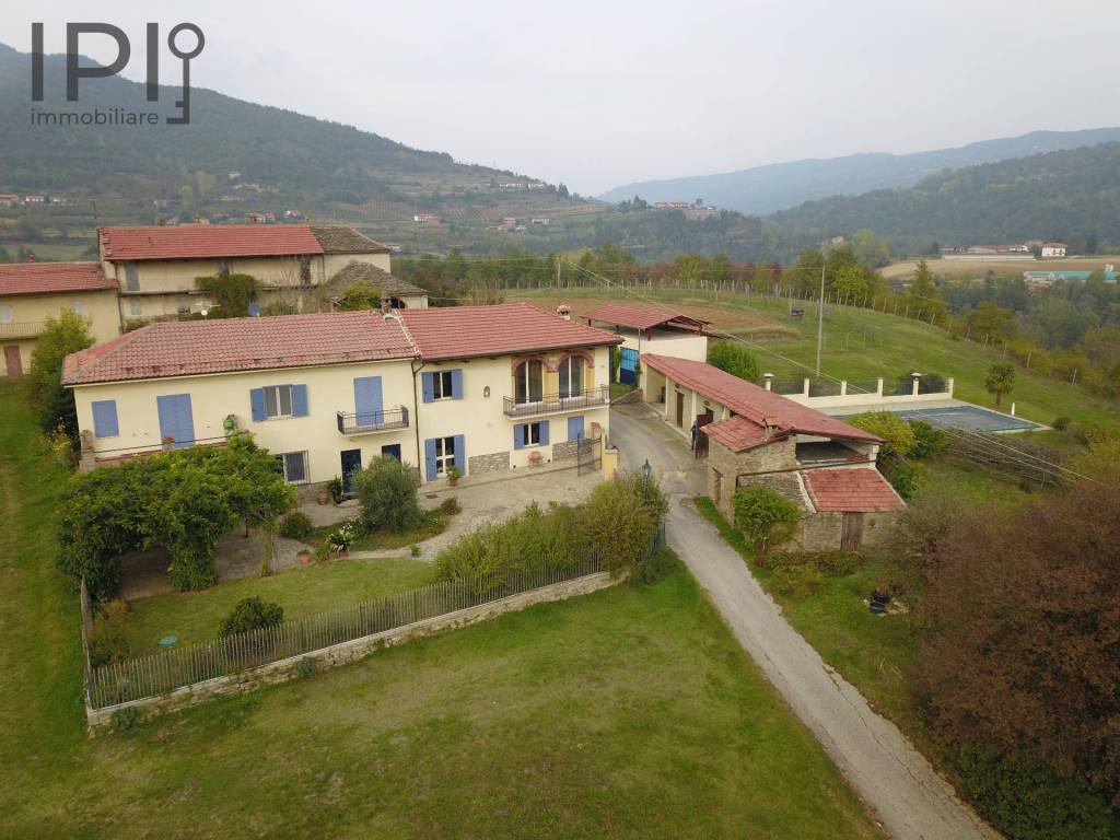 Villa in vendita a Gorzegno regione canoretto