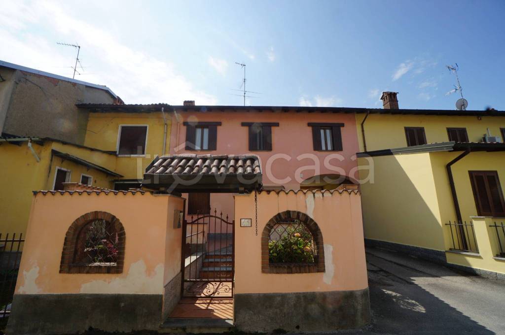 Casa Indipendente in vendita a Cassolnovo via Montebello