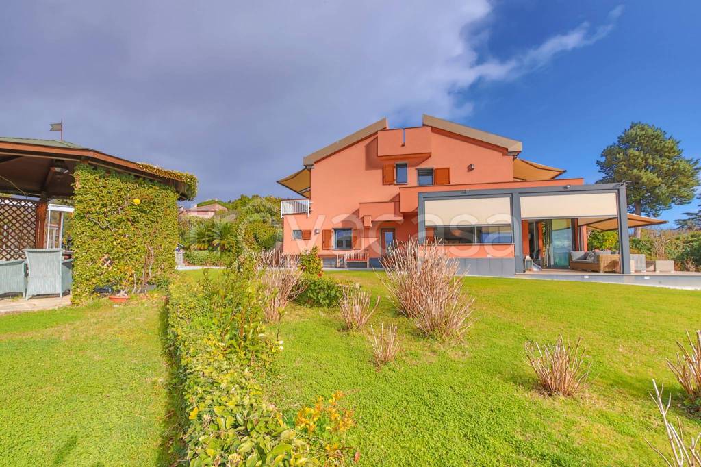 Villa in vendita ad Arenzano via Del Quadrifoglio, 20