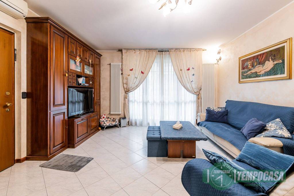 Appartamento in vendita a Peschiera Borromeo via ugo la malfa 92