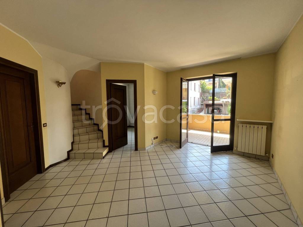Appartamento in vendita a Dormelletto via San Rocco, 7