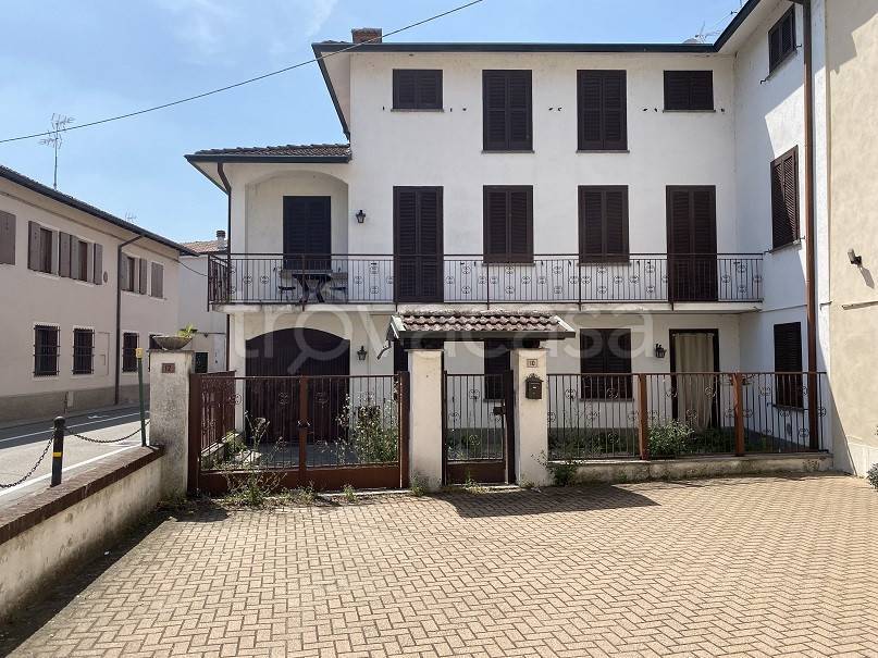 Casa Indipendente in vendita a Cornegliano Laudense via Giuseppe Garibaldi, 10
