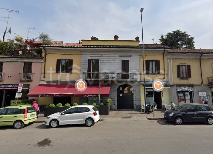 Intero Stabile in vendita a Corsico via Vittorio Emanuele ii, 24