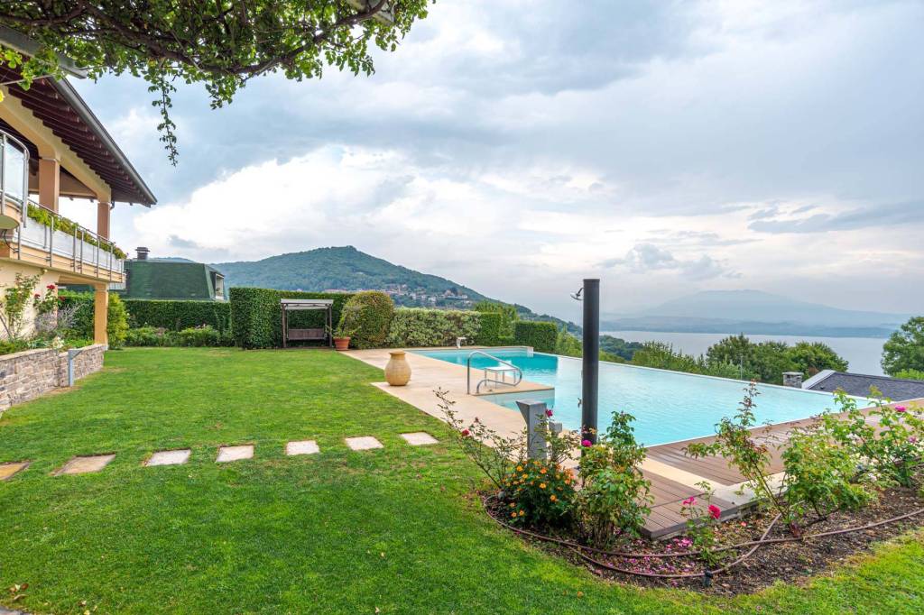 Villa in vendita a Massino Visconti via Rotte