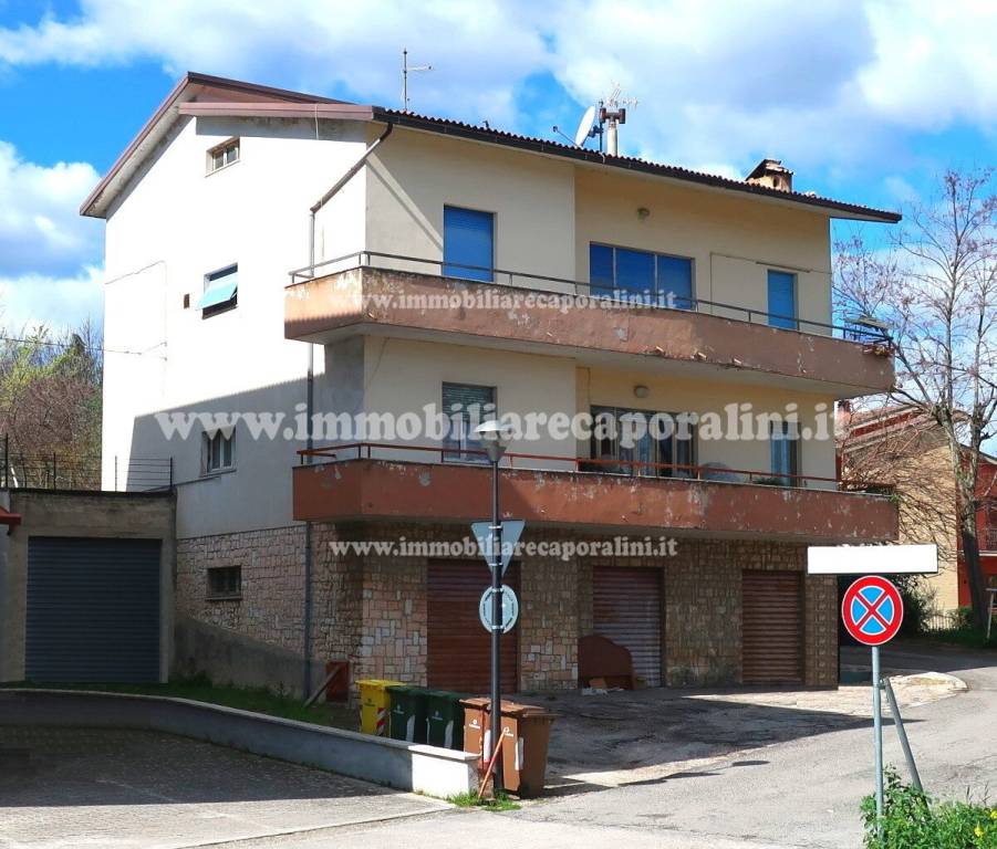 Villa Bifamiliare in vendita a Macerata