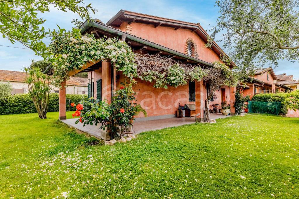 Villa in vendita a Sacrofano via sacrofano-prima Porta, 3785