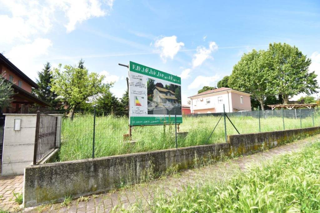 Terreno Residenziale in vendita a Felino via Don Bosco