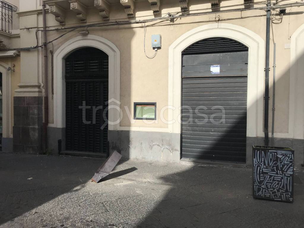 Negozio in vendita a Paternò via Vittorio Emanuele