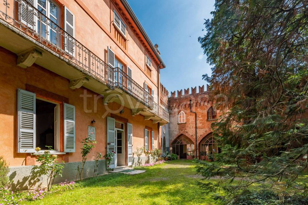 Villa in vendita a Tradate via Gaetano Donizetti, 3
