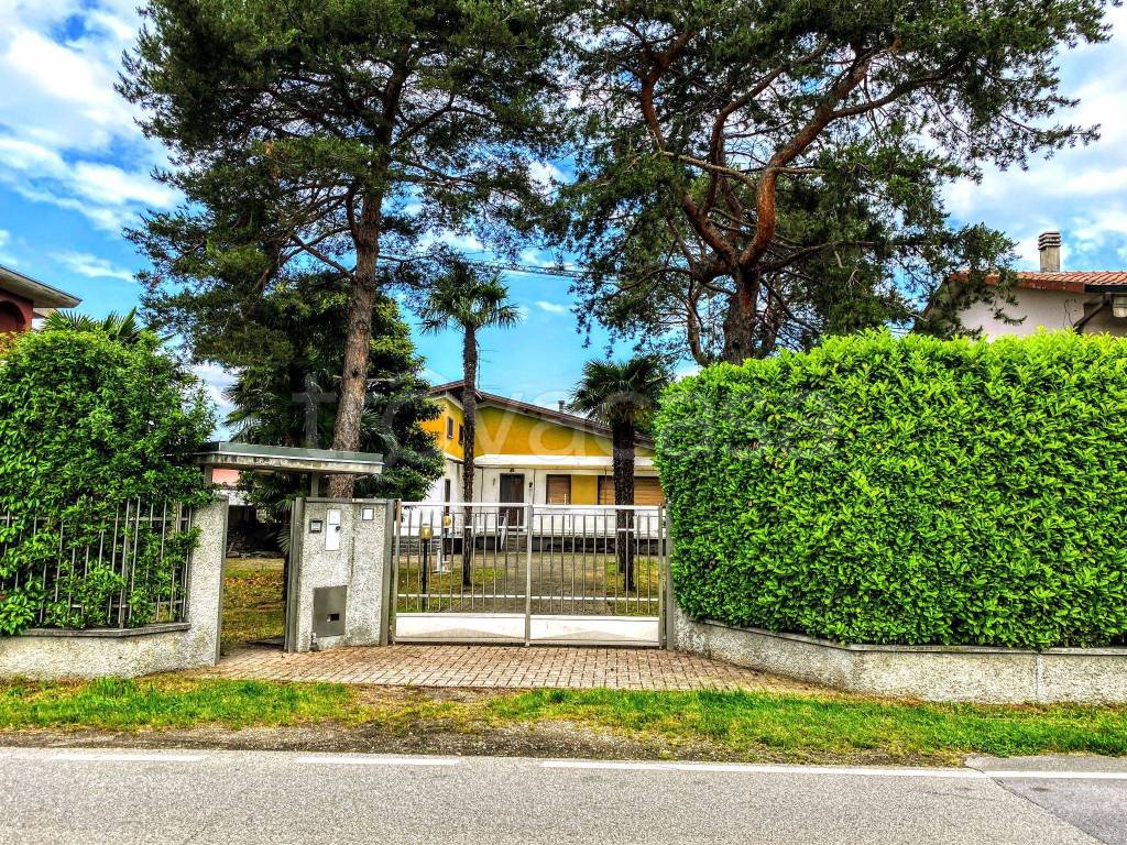 Villa in in vendita da privato a Magnago via Sardegna, 29