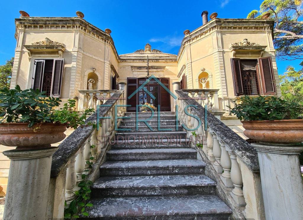 Villa Bifamiliare in affitto a Messina via Consolare Pompea