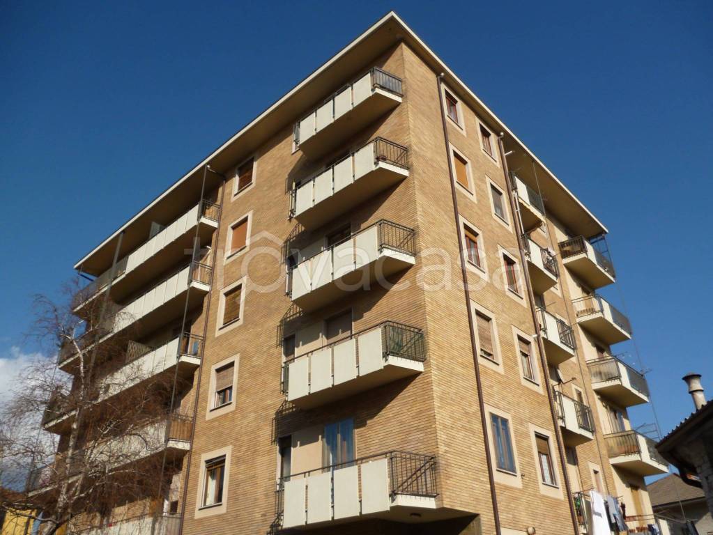 Appartamento in vendita ad Avigliana corso Laghi, 17