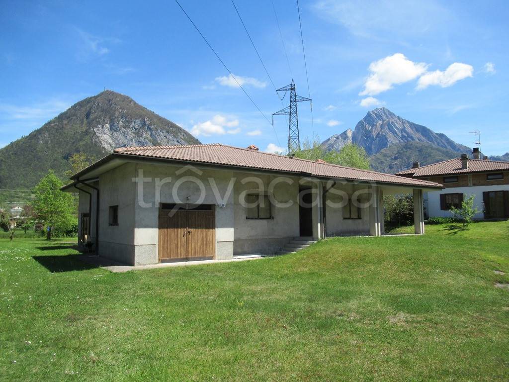 Villa in vendita a Tolmezzo via Val di Gorto