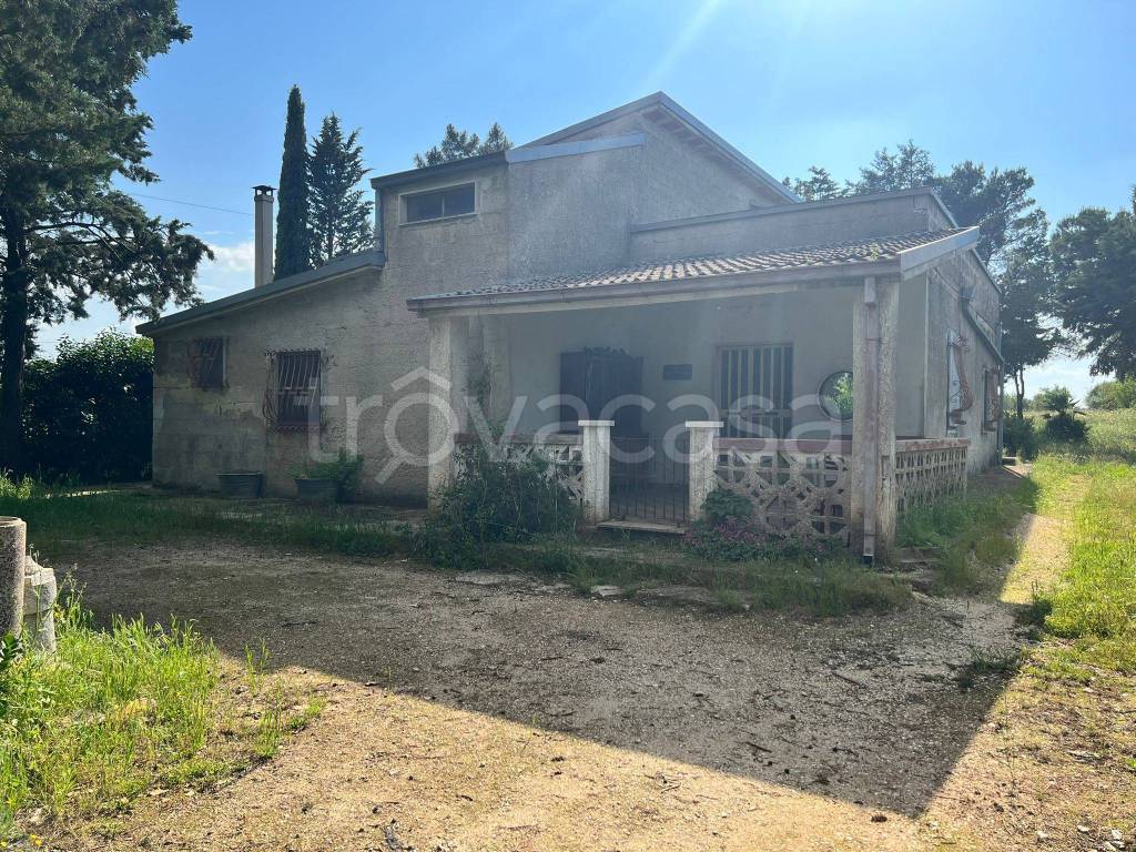 Villa in vendita a Gioia del Colle strada Vicinale Marzagaglia