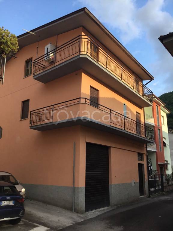 Appartamento in in vendita da privato ad Antrodoco via Dante Alighieri, 29