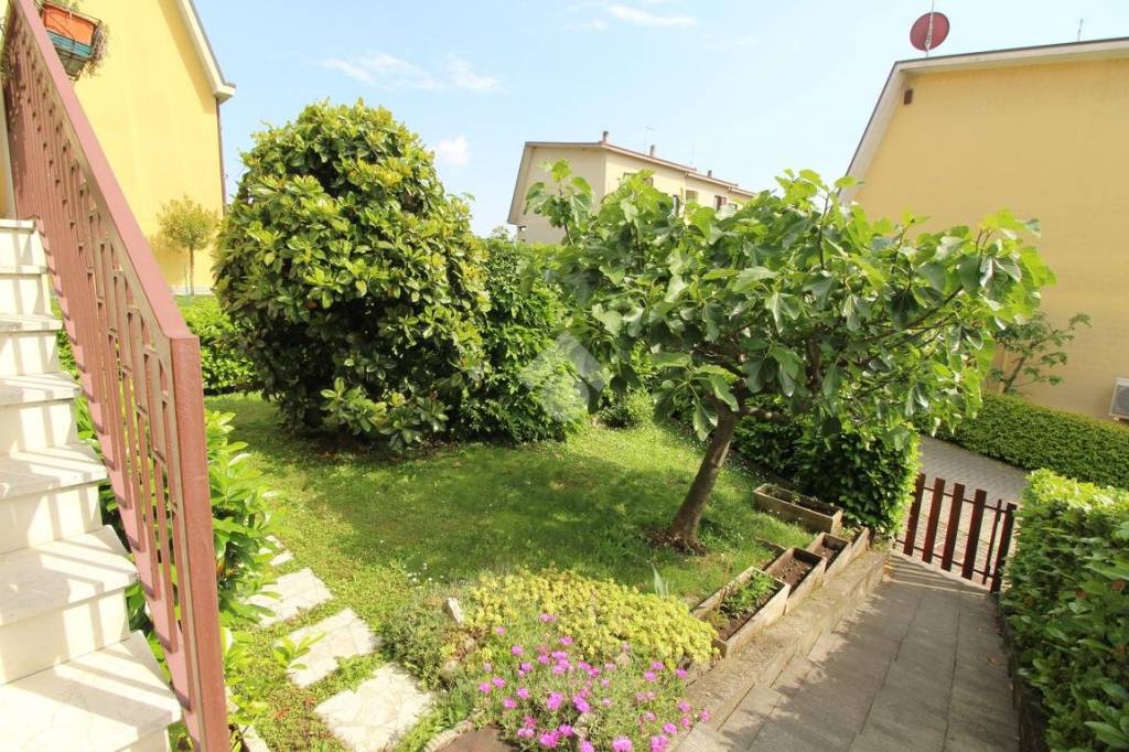 Villa a Schiera in vendita a Renate via concordia, 48