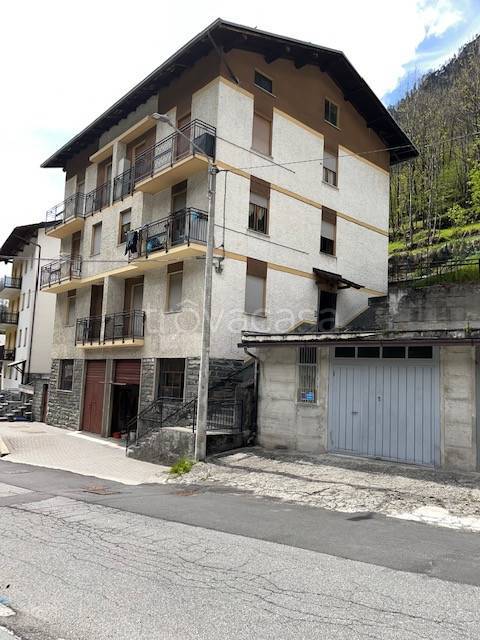 Appartamento in vendita a Lanzada via Tornadri, 175
